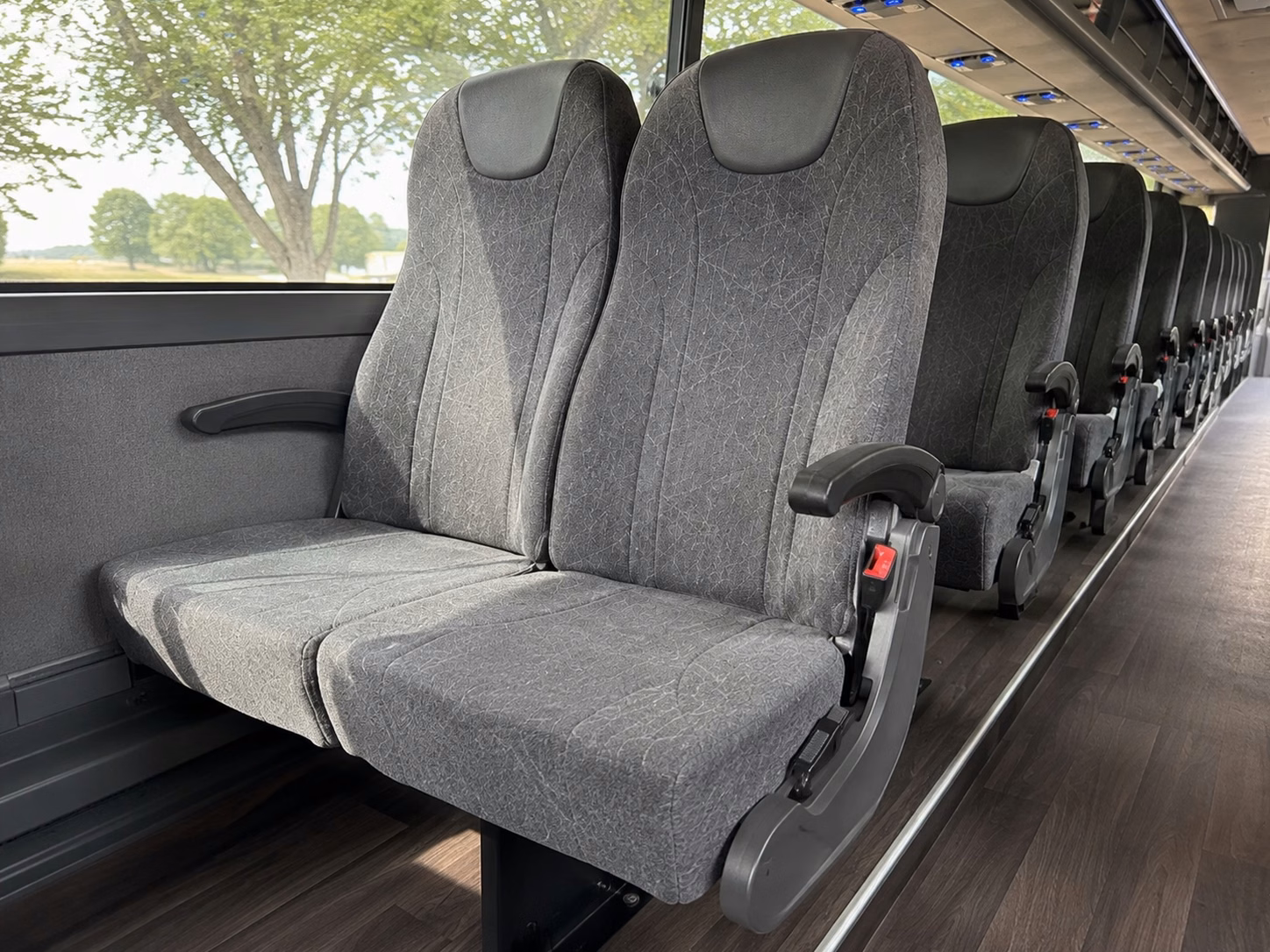 compare bus rental pricing in palmdale online upfront and in minutes