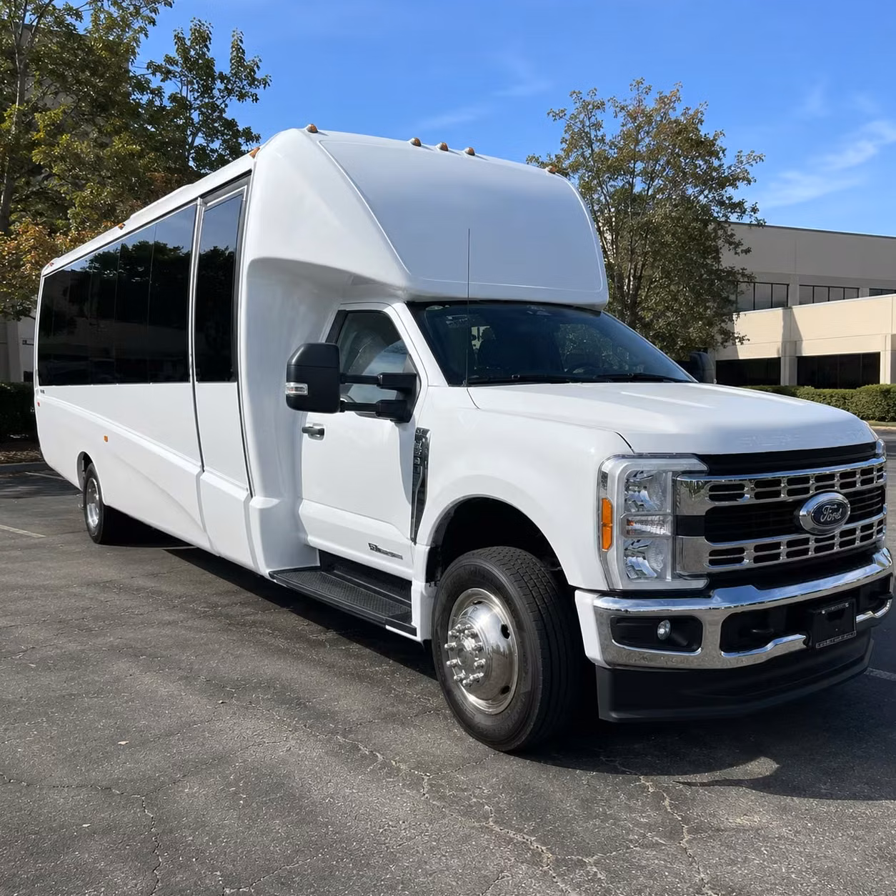 palmdale 15 passenger minibus rental